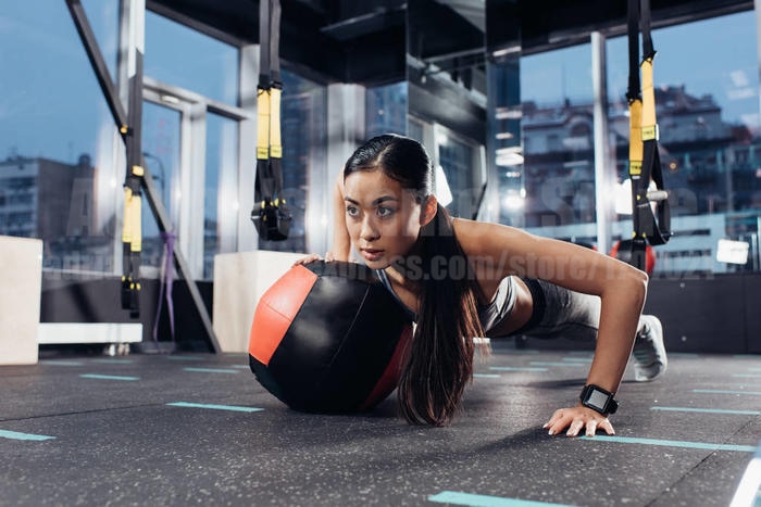 35cm Crossfit Medicine Ball Empty Snatch Wall Balls Heavy Duty Exercise Kettlebell Lifting Fitness MB Muscle Building 35cm Crossfit Medicine Ball Empty Snatch Wall Balls Heavy Duty Exercise Kettlebell Lifting Fitness MB Muscle Building