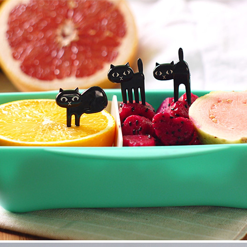 Animal Farm Fruit Fork Mini Cartoon Children Snack Cake Dessert Food Fruit Pick Toothpick Bento Lunches Party Decor Random Color