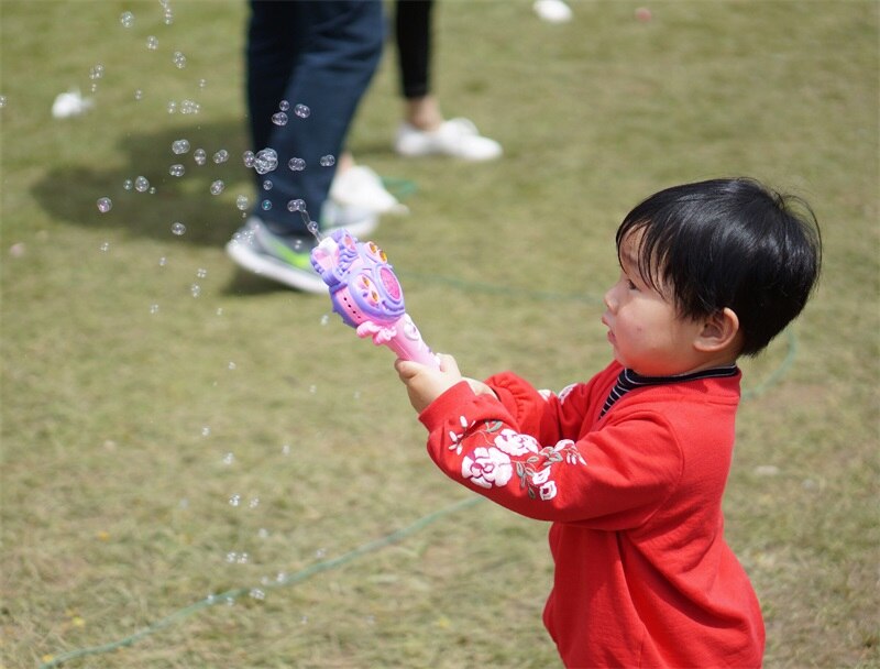 Kids Magic Wand Party Water Bubble Machine Gun Blower Toy Electric Magic Wedding Soap Bubble Pomperos Outdoor Toy for Children Kids Magic Wand Party Water Bubble Machine Gun Blower Toy Electric Magic Wedding Soap Bubble Pomperos Outdoor Toy for Children